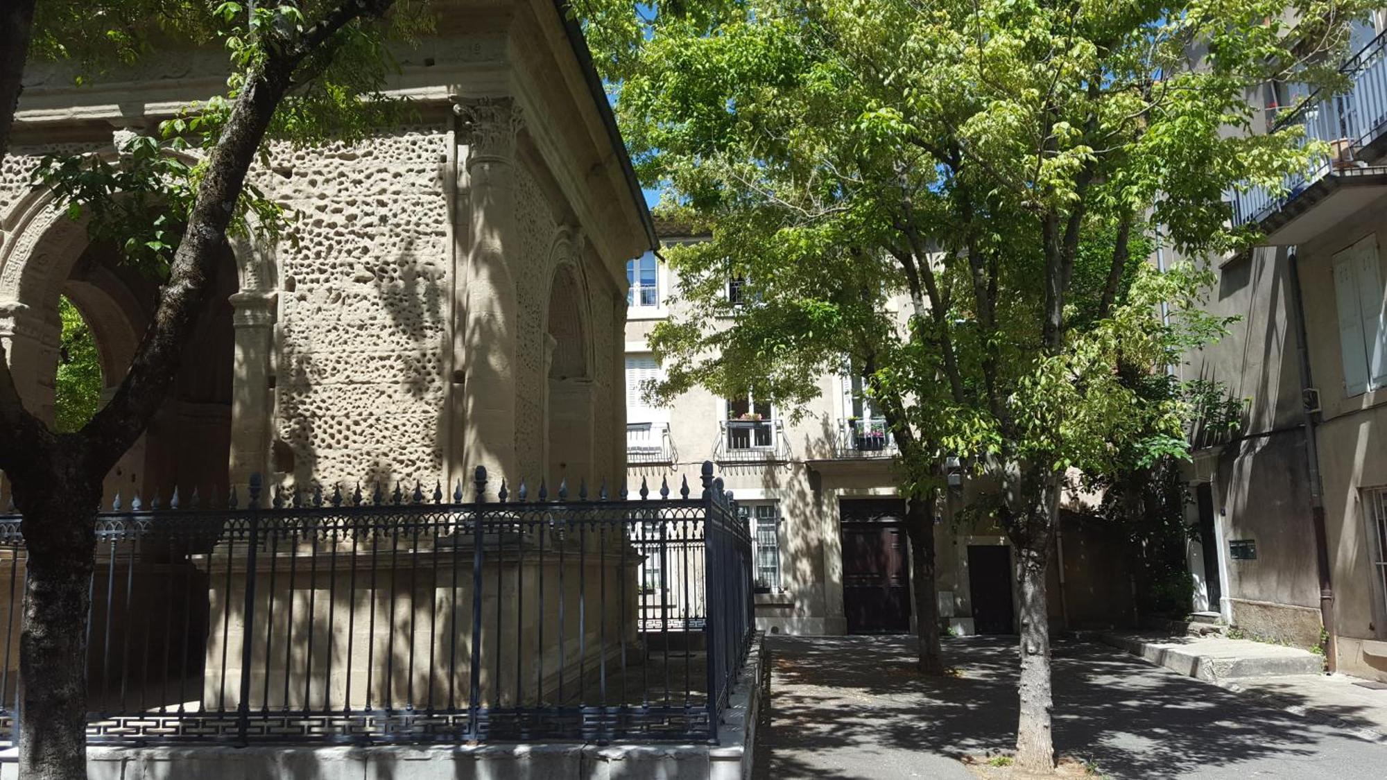 Chambre De Charme Au Coeur Du Vieux Valence - Confort & Calme Exterior photo